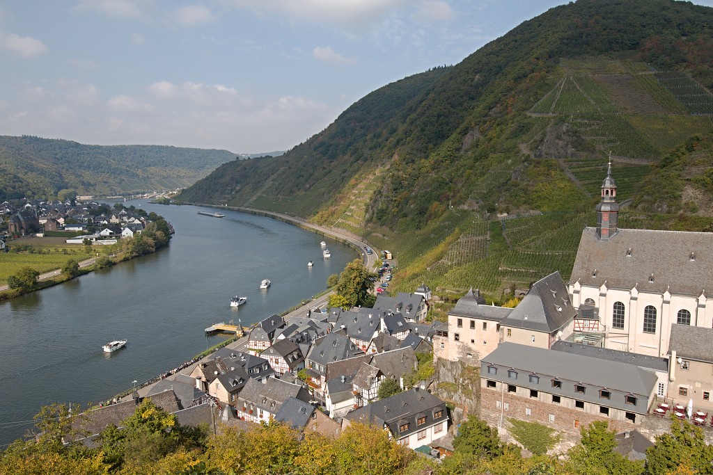 beilstein duitsland rijnland cochem moezel Burg Metternich Sint-Jozefkerk Rijnland-Palts wijngaarden Landkreis Cochem-Zell kasteel schloss burcht slot